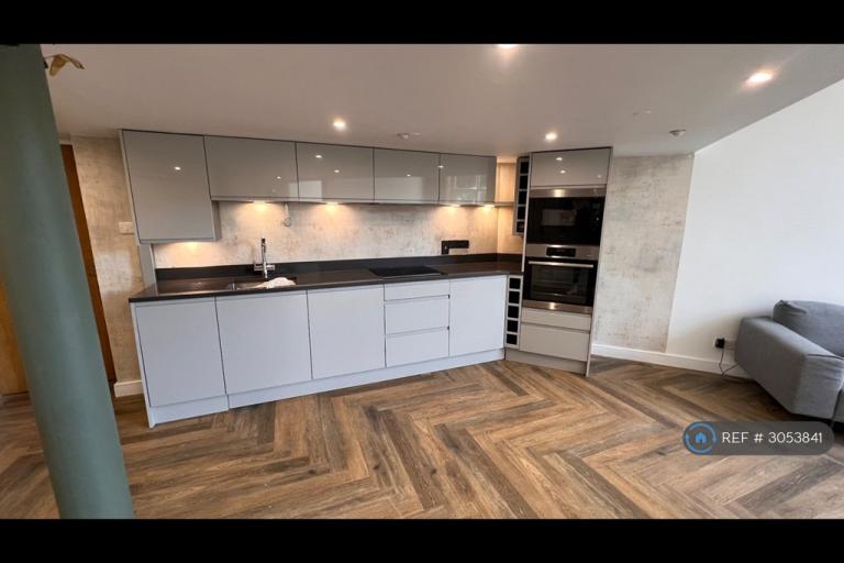 Flat Clarence Terrace in Bollington