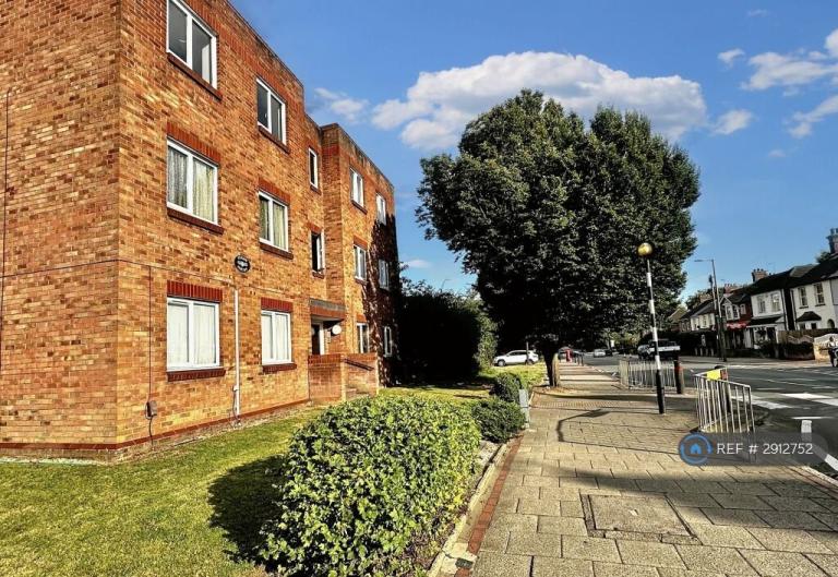 Flat High Street in St Albans