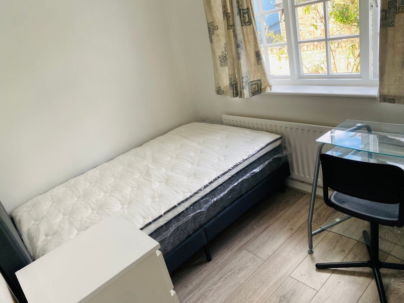 Room Haven Lane in Greater London