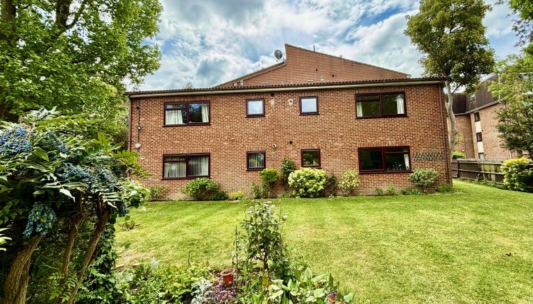 Flat Bromley Road in Greater London