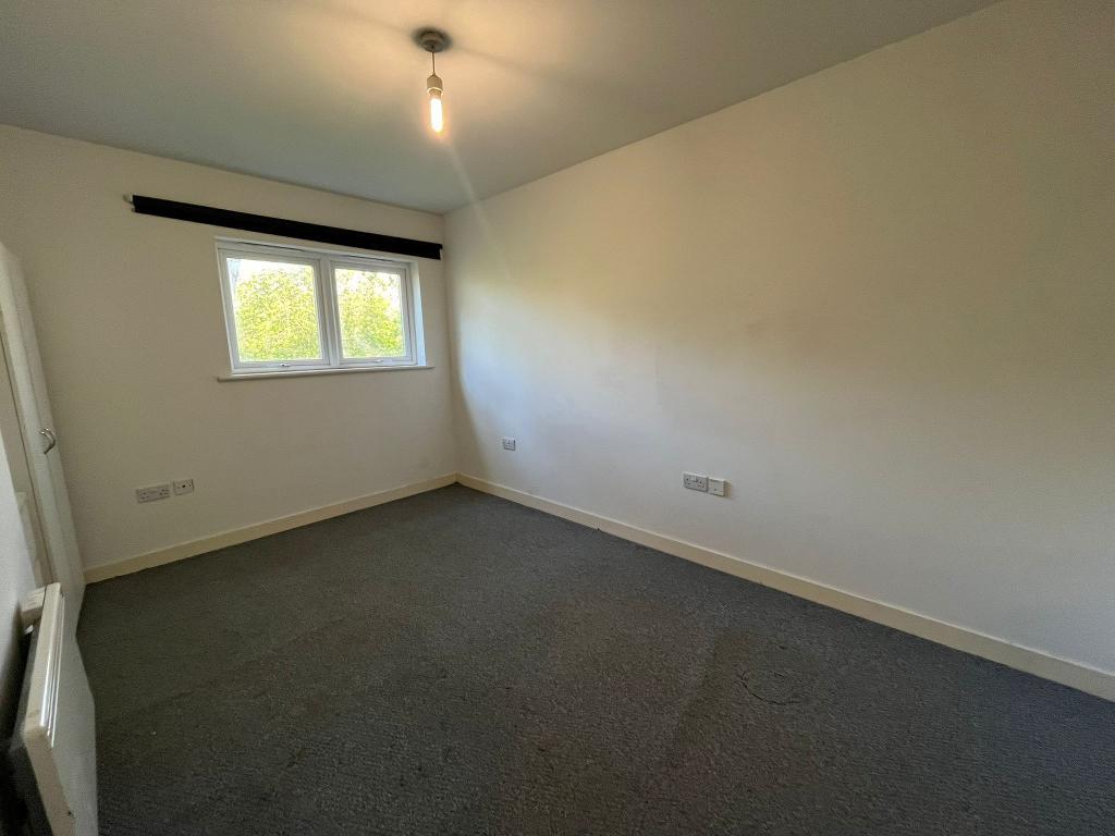 Flat Calderbeck Way in Manchester