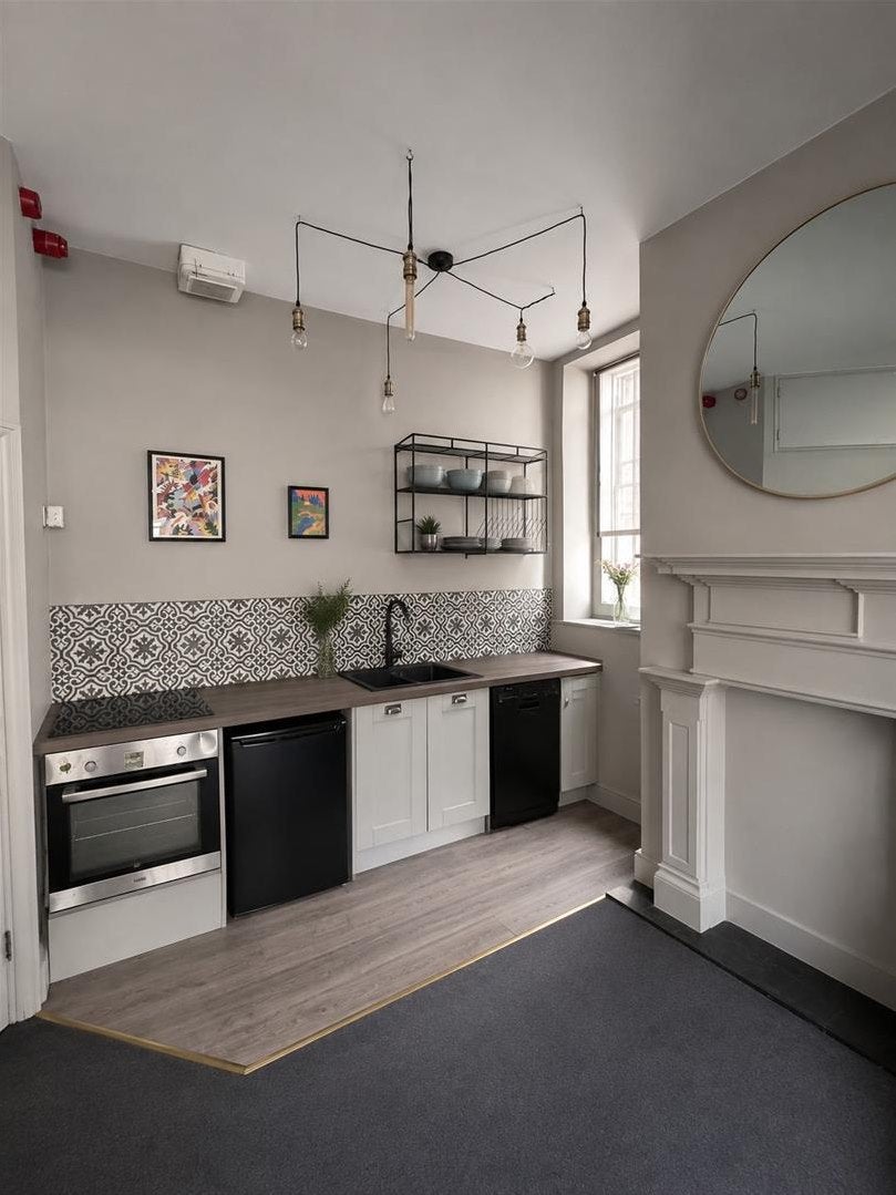 Flat Newmarket Avenue in Bristol