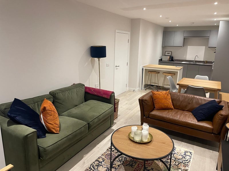 Room Buxton Road in Greater London