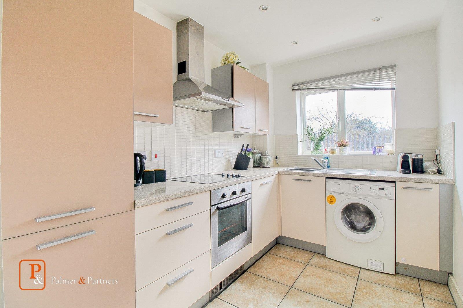 Flat Ratcliffe Court in Colchester