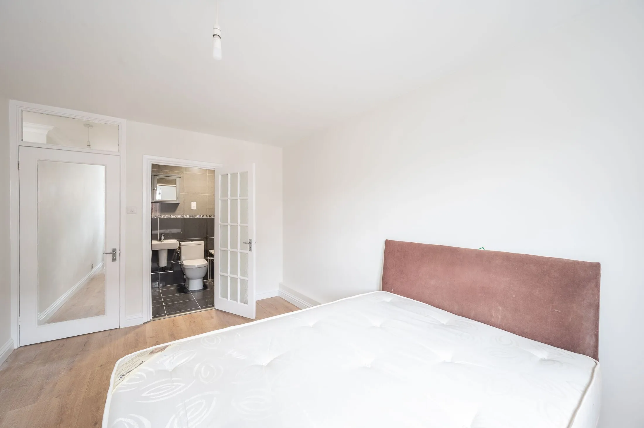 Flat Lisson Grove in City of Westminster