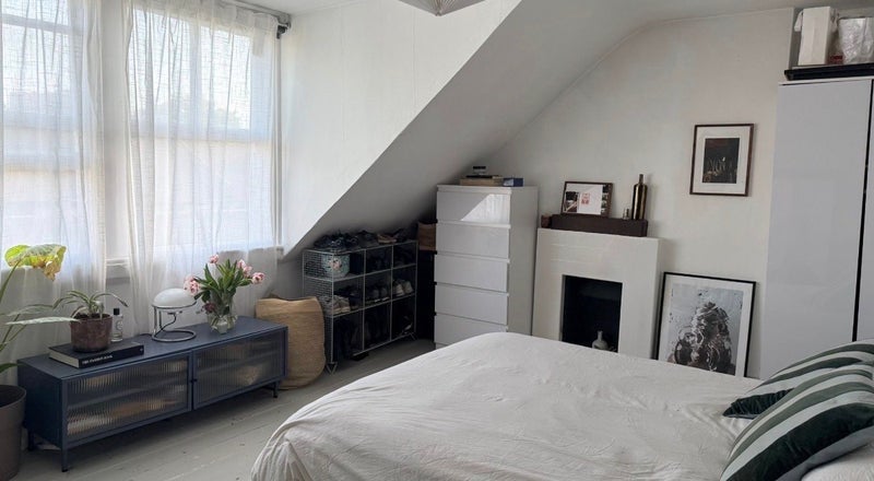 Room Ferntower Road in Greater London