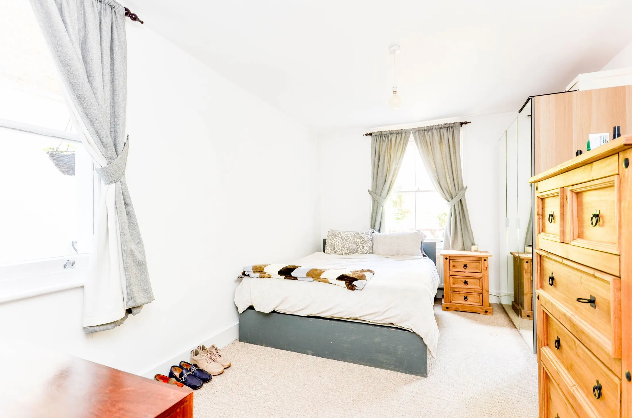Flat Kellett Road in Greater London