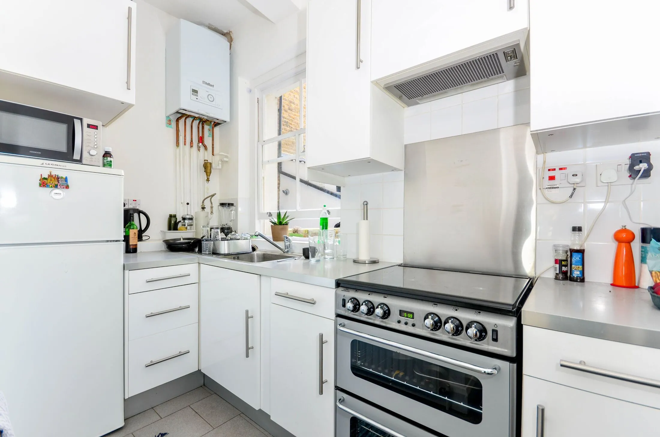 Flat Kellett Road in Greater London