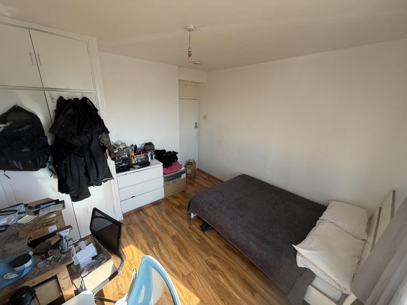 Room Brickfield Road in Greater London