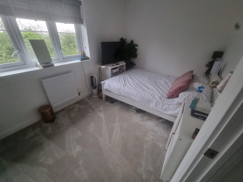 Room Ellis Drive in East Hertfordshire