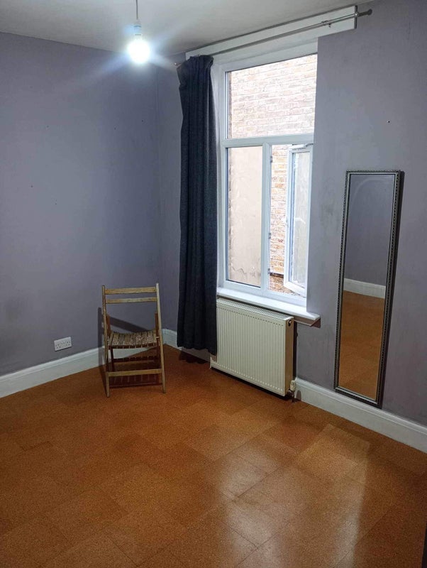 Room Stanstead Road in Greater London