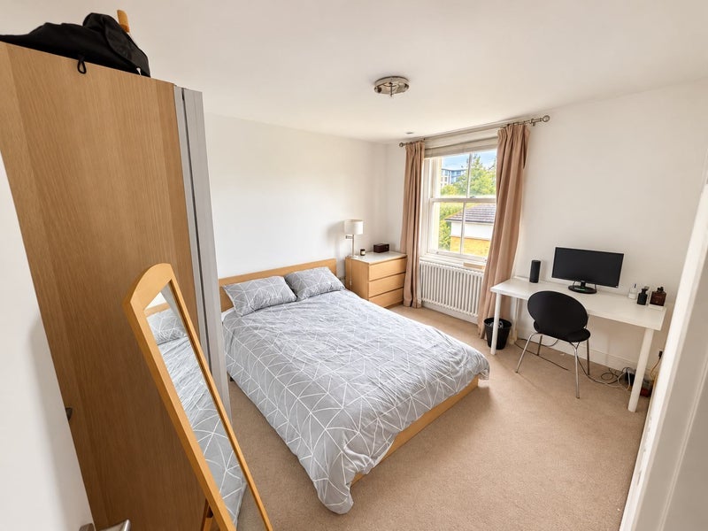 Room Monnery Road in Greater London