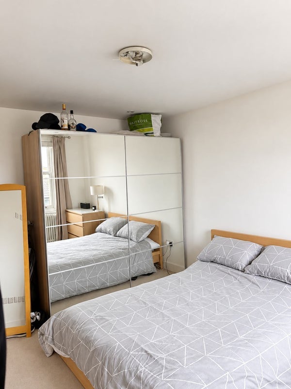 Room Monnery Road in Greater London
