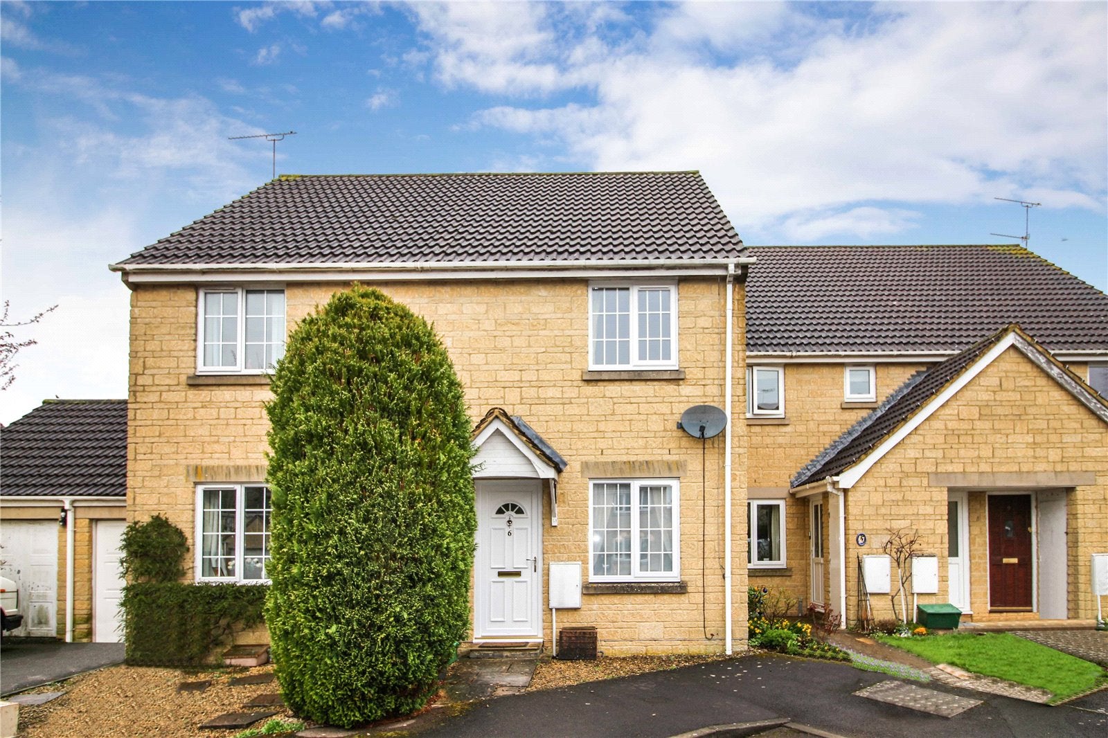 House Drift Close in Cotswold District