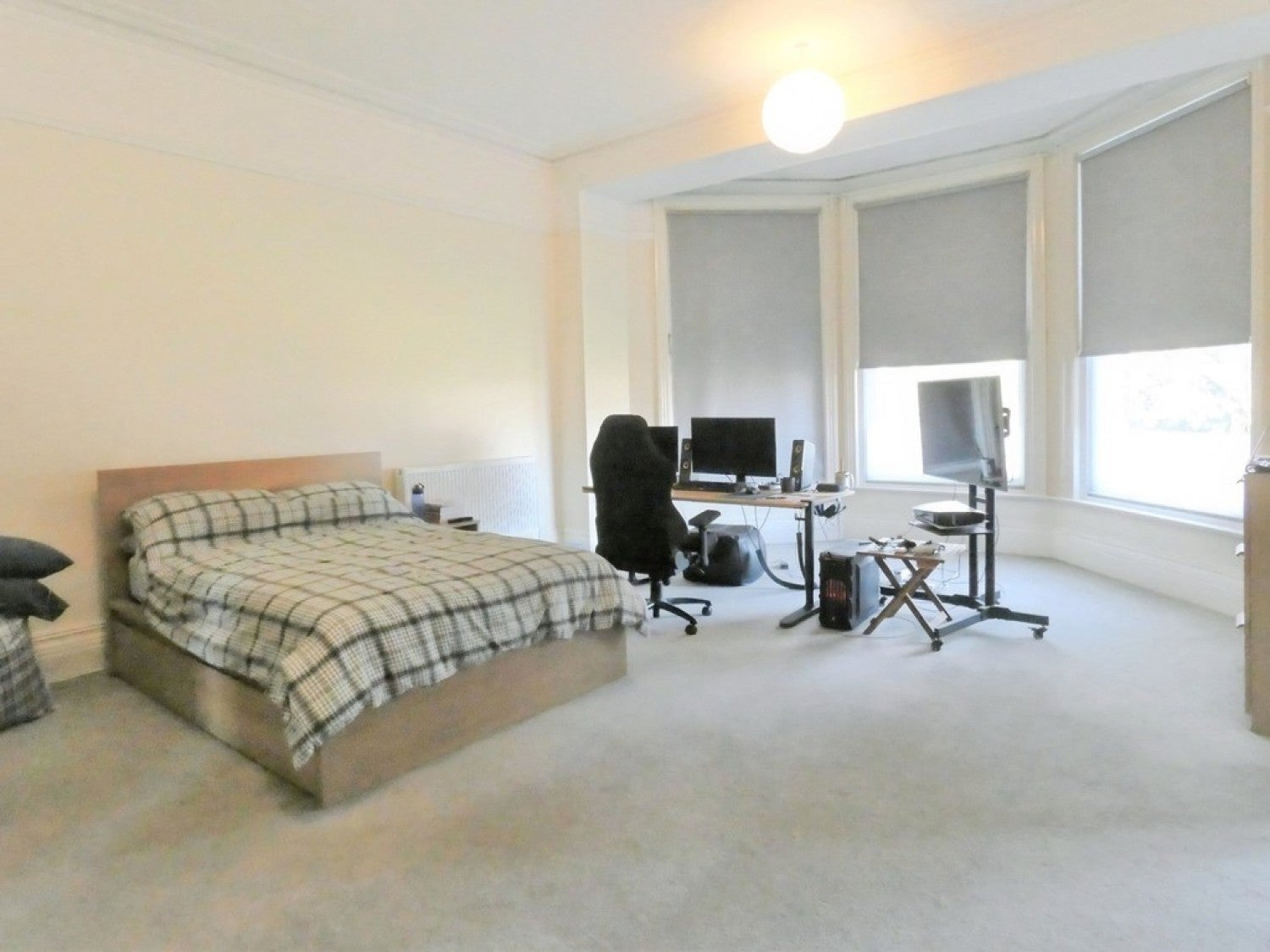 Flat Alexandra Road in Gloucester