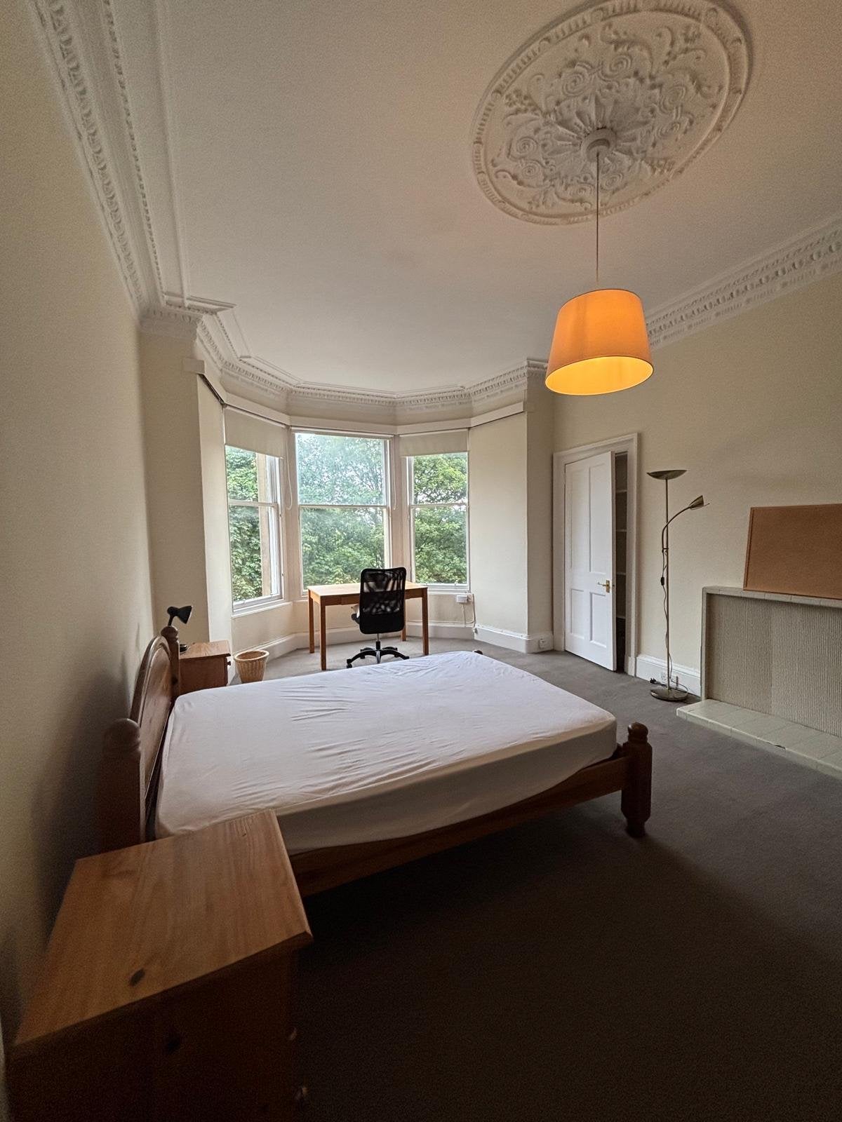 Flat Warrender Park Terrace in City of Edinburgh