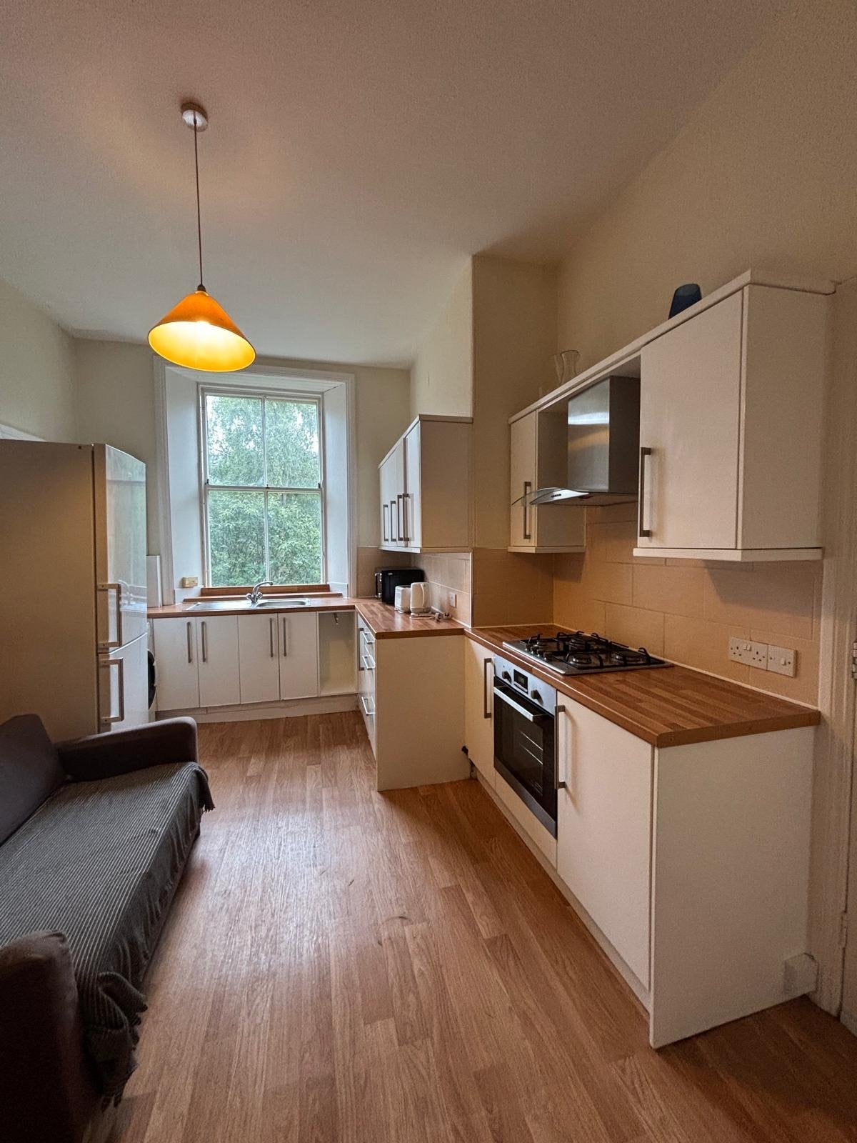 Flat Warrender Park Terrace in City of Edinburgh