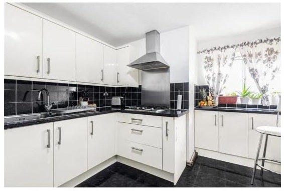 Flat Wilson Close in Greater London