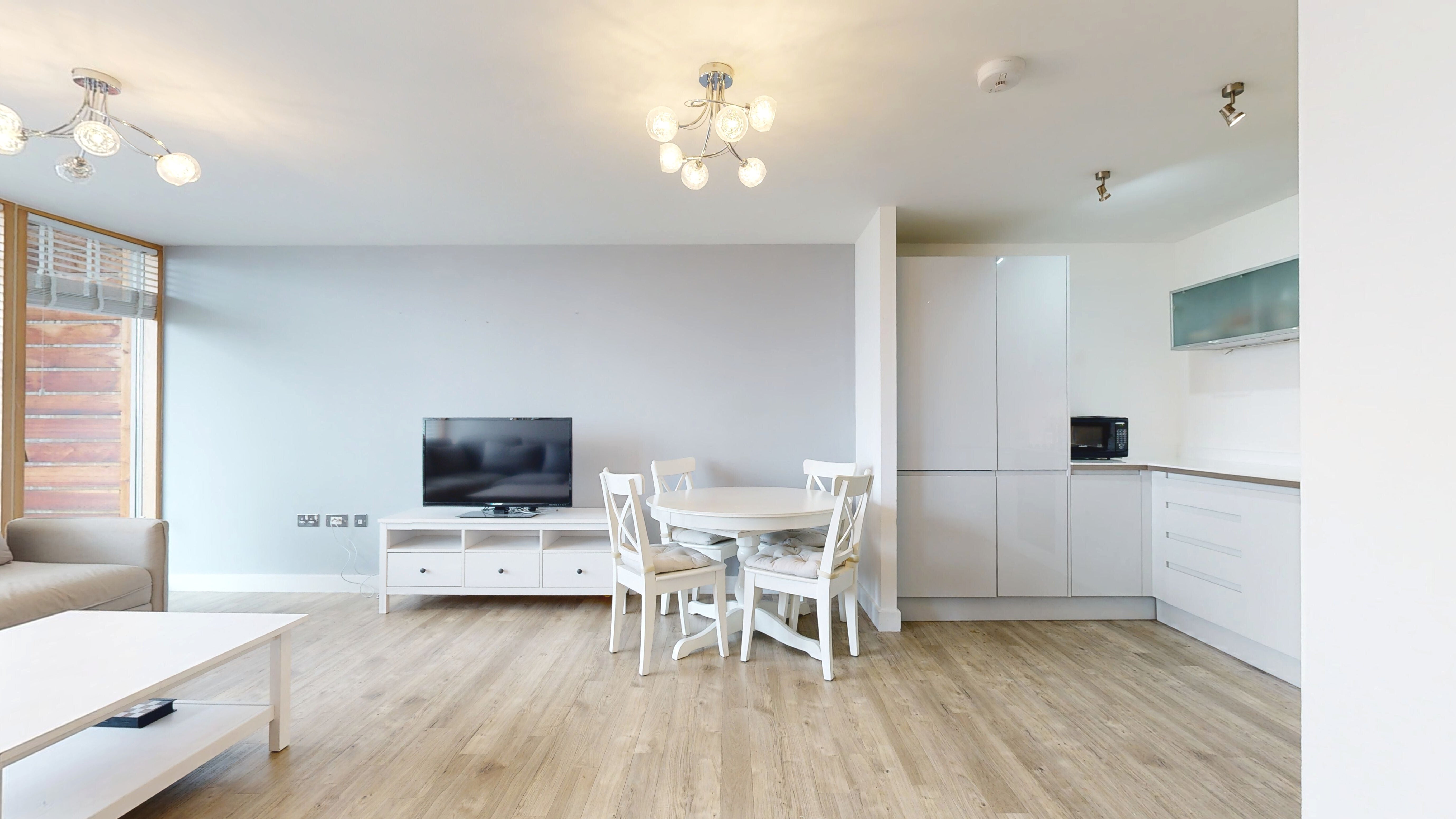 Flat Avebury Boulevard in Milton Keynes