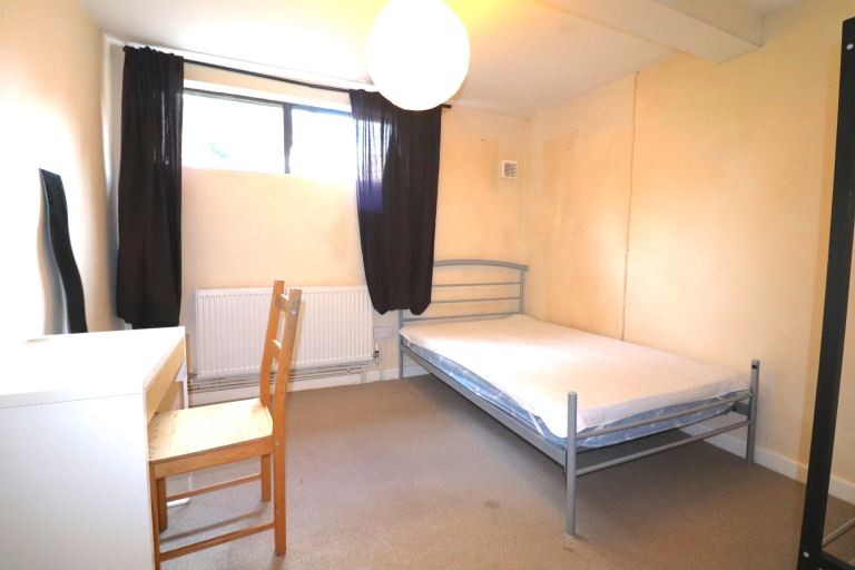Room Hayfield Road in Oxford