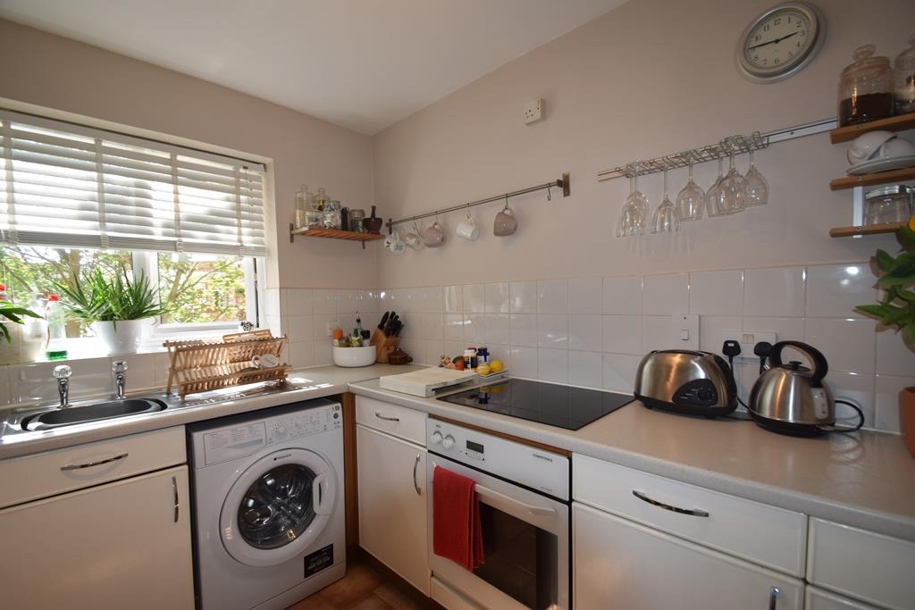 Flat Bentinck Road in Greater London