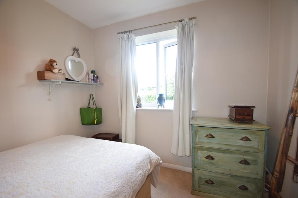 Flat Bentinck Road in Greater London