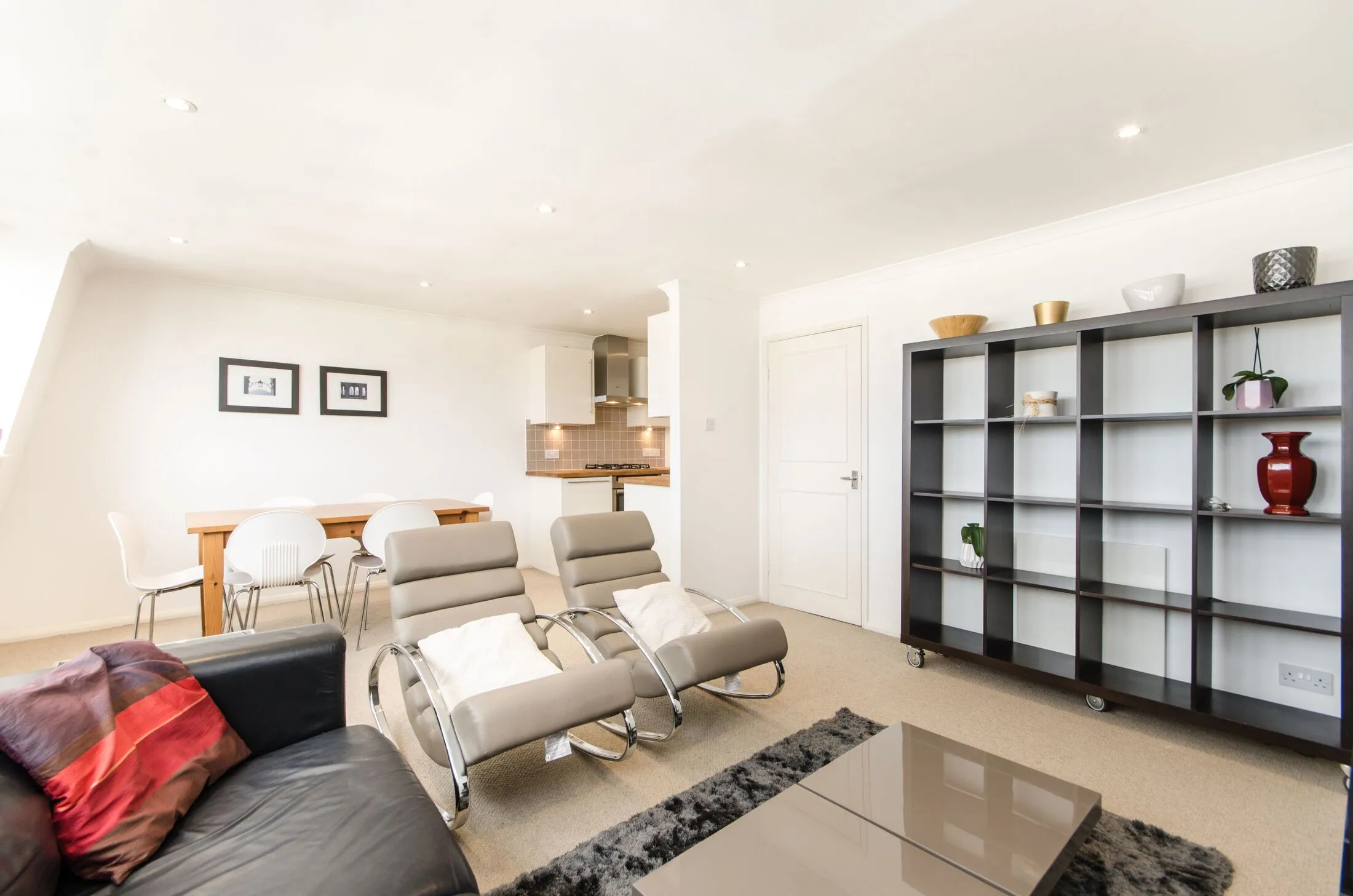 Flat Pembroke Road in Greater London
