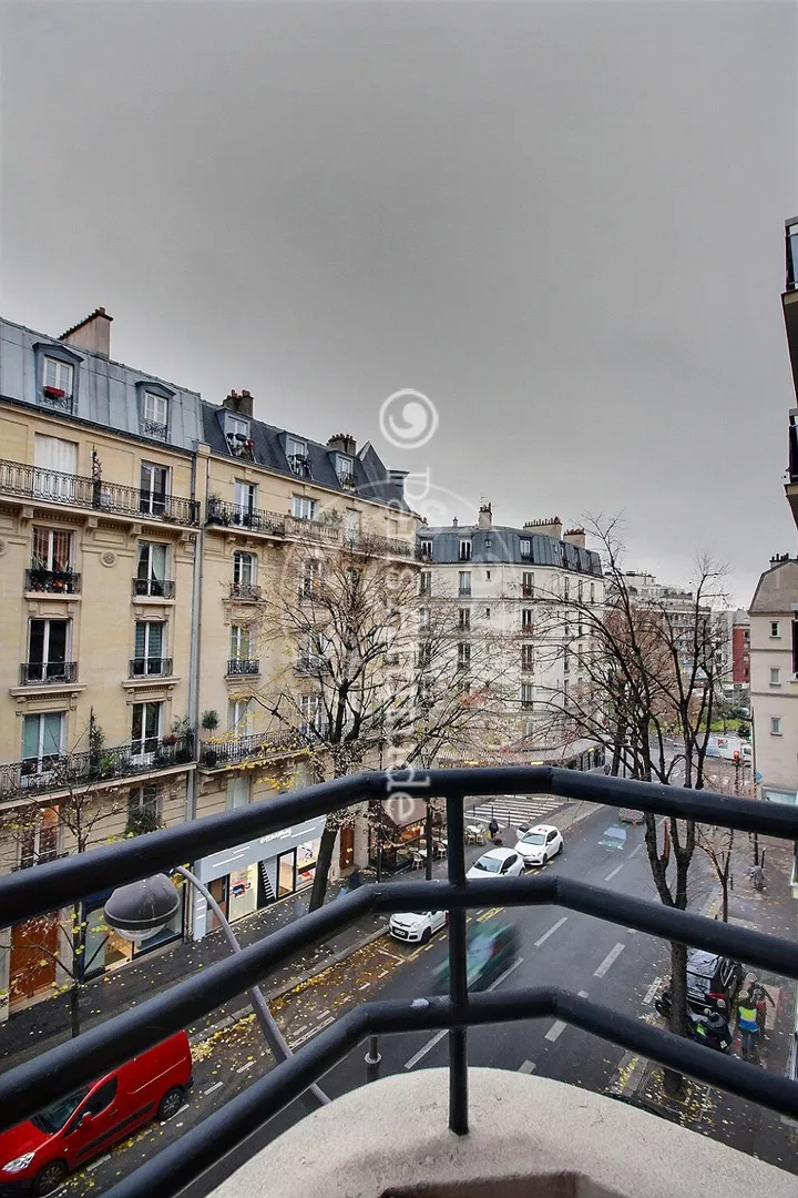 Appartement Rue Taine à Paris