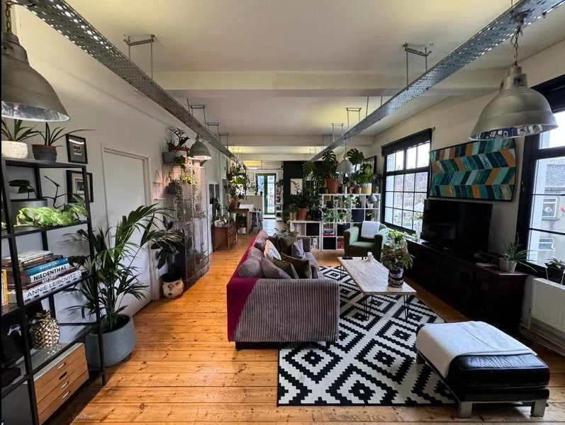 Room Belfast Road in Greater London