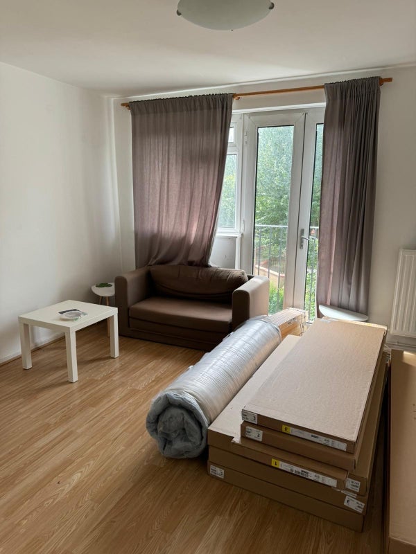 Room Cherry Garden Street in Greater London