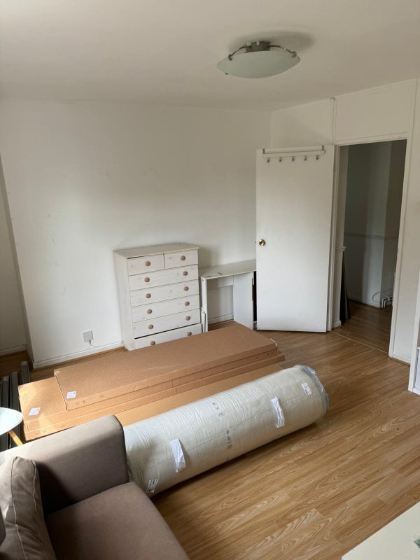 Room Cherry Garden Street in Greater London