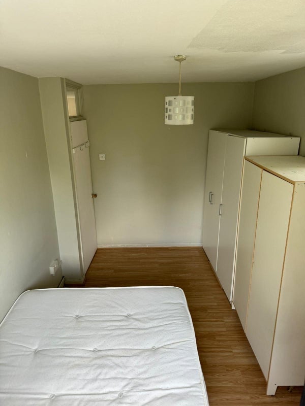 Room Cherry Garden Street in Greater London