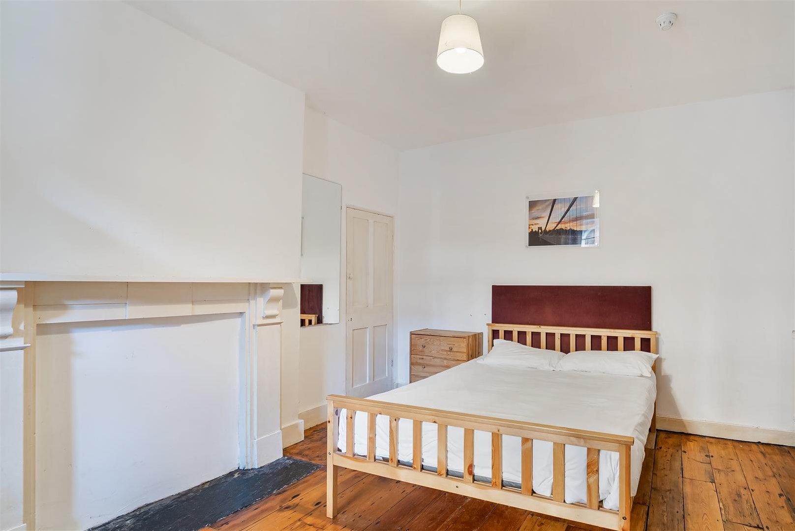 Room Chesterfield Buildings in Bristol