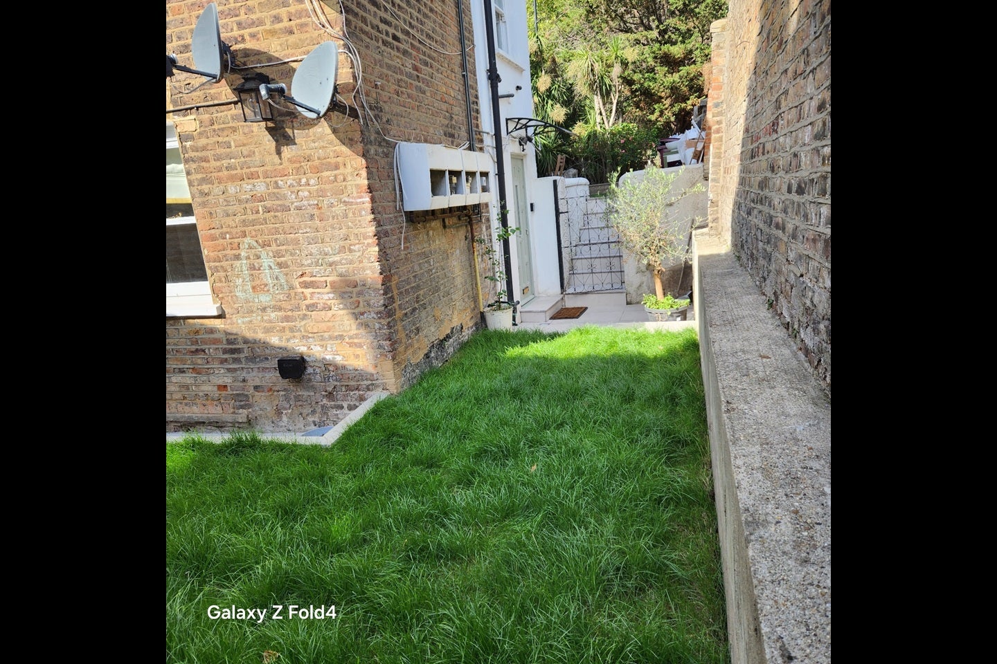 Flat Shepperton Road in Greater London
