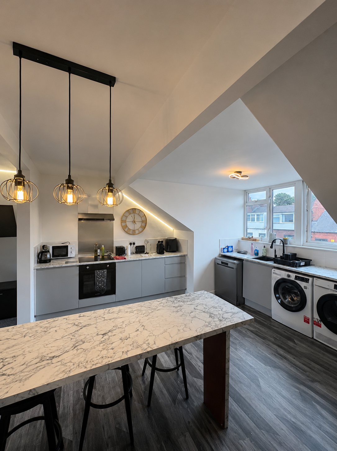 Flat Headingley Avenue in Leeds