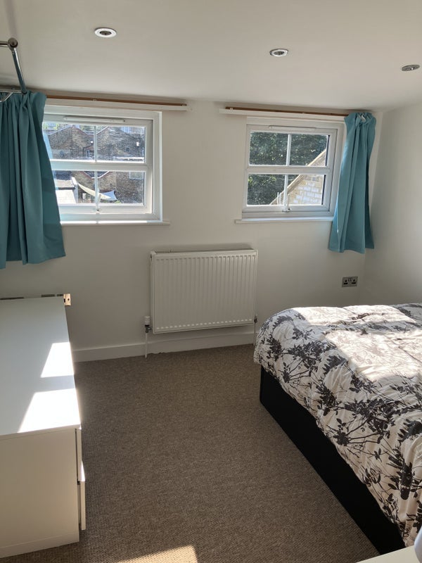 Room Kirkwood Road in Greater London
