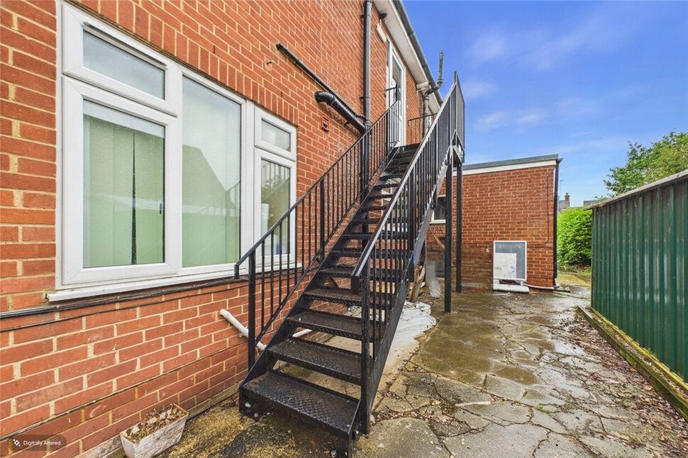 Flat Bourton Road in Buckingham