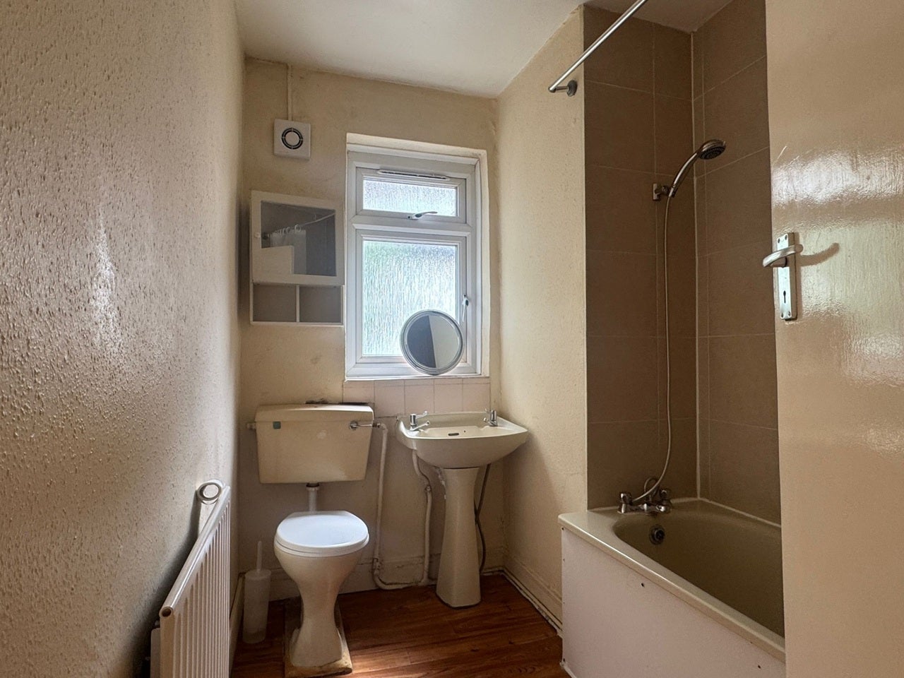 Flat Grosvenor Road in Greater London