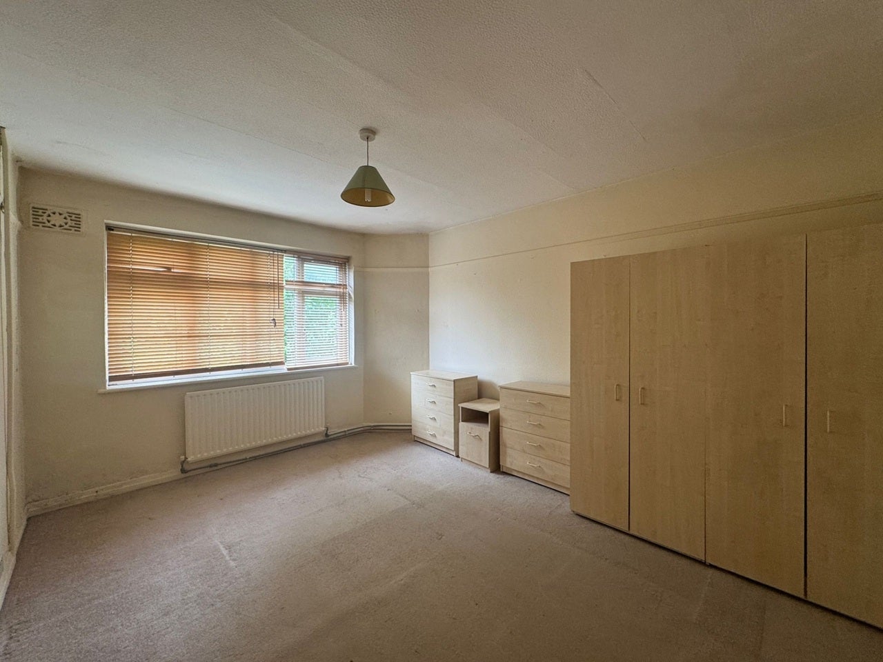 Flat Grosvenor Road in Greater London