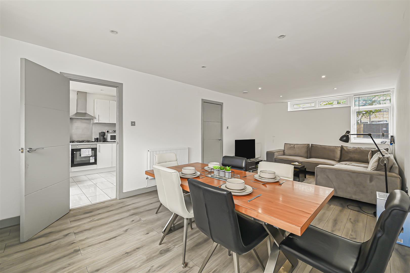 House Broomfield in Greater London