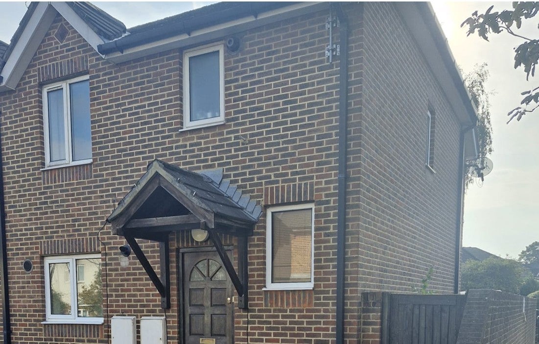 House Parkfields Close in Greater London