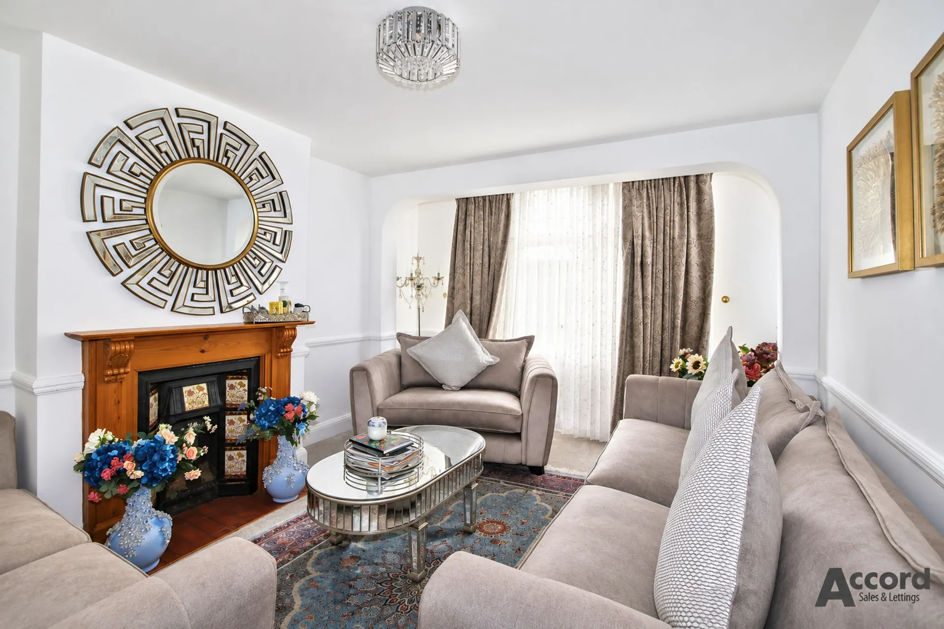 House Ashmour Gardens in Greater London