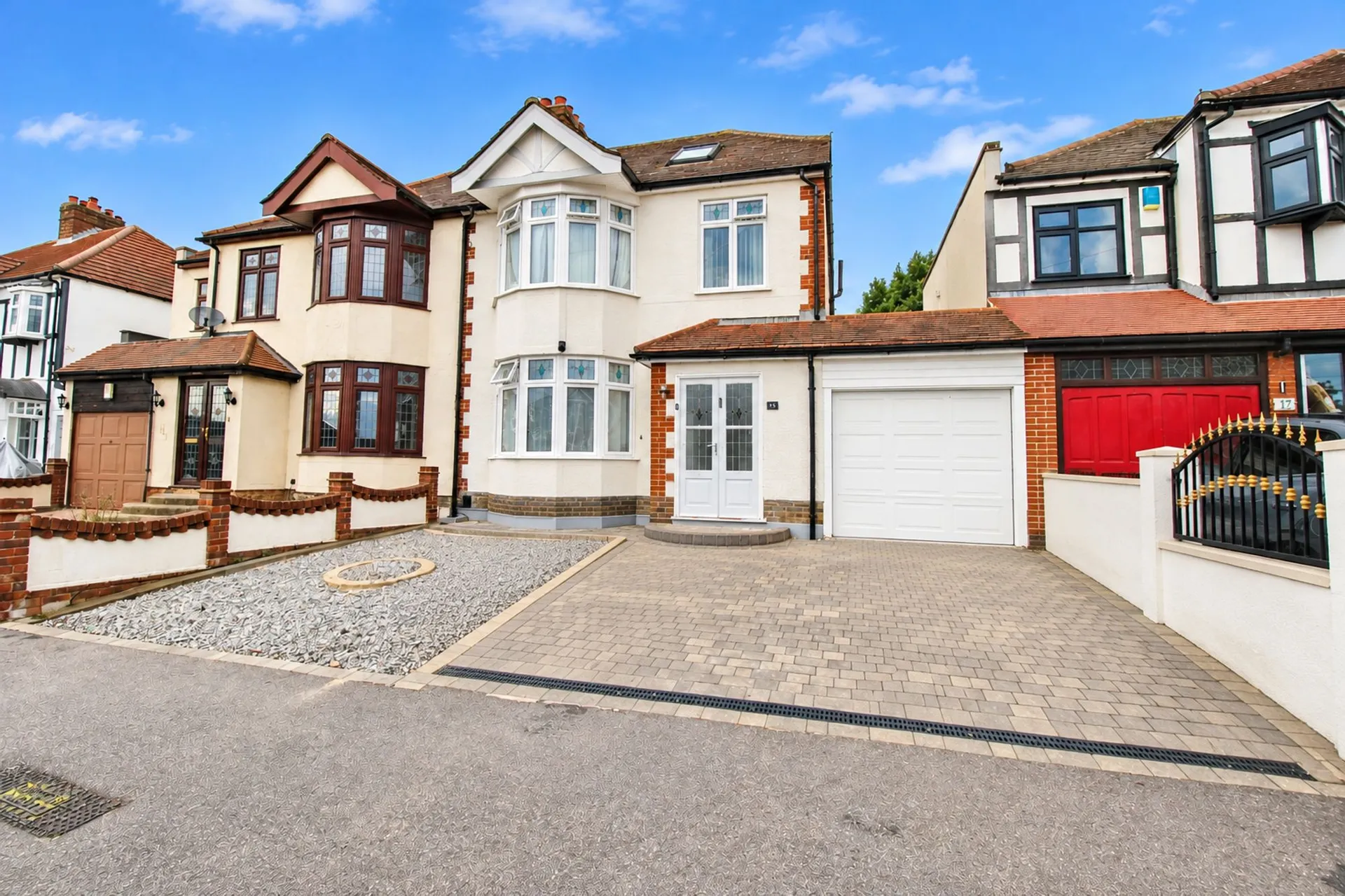 House Ashmour Gardens in Greater London
