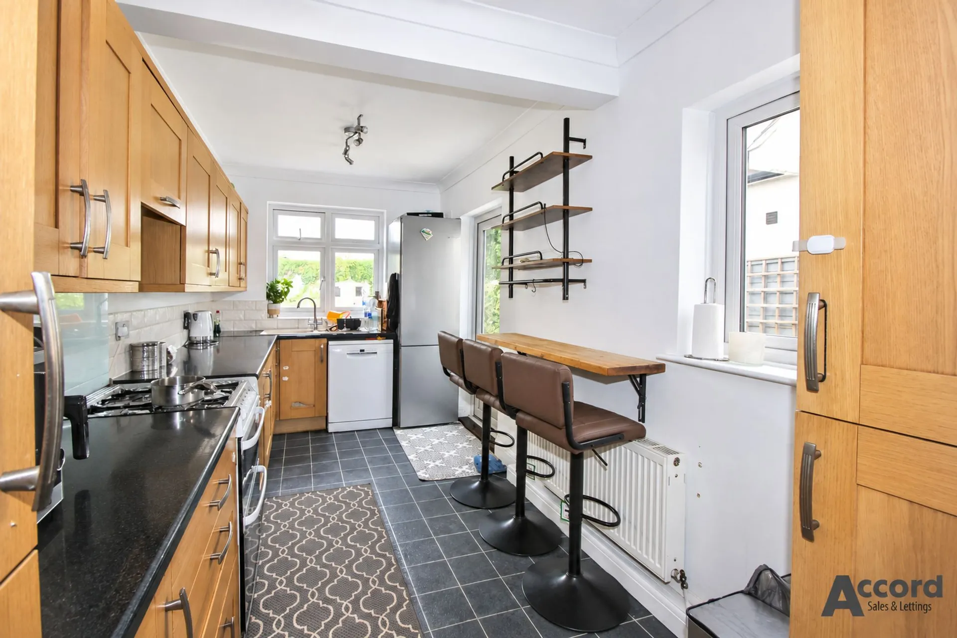House Ashmour Gardens in Greater London