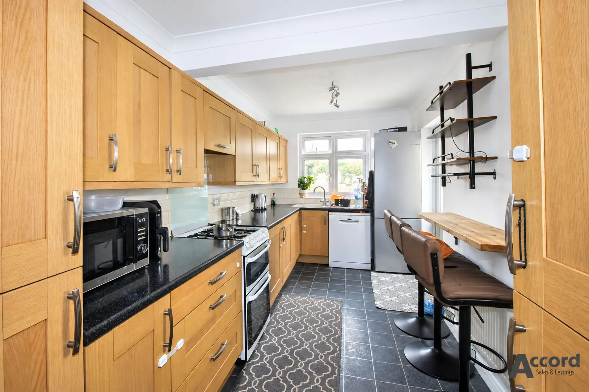 House Ashmour Gardens in Greater London