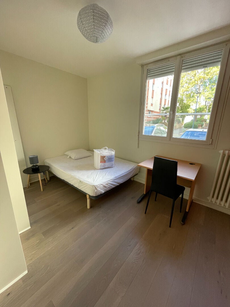Room Rue René Marcille in Rennes