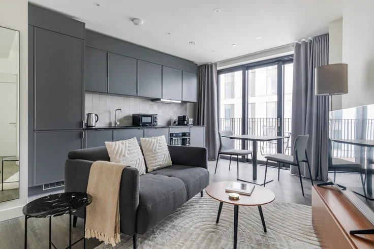 Flat International Square in Greater London