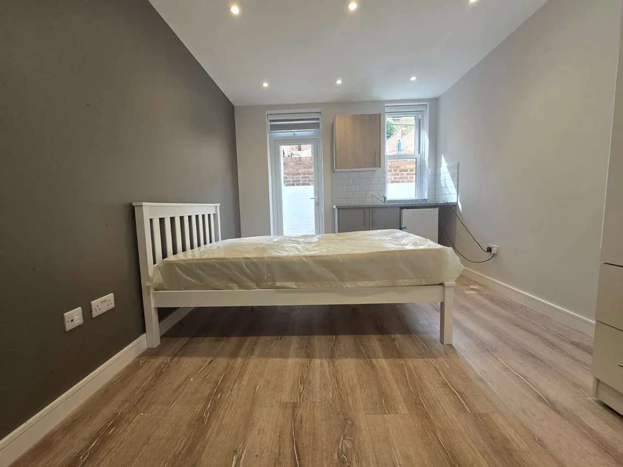 Room Archway Road in Greater London