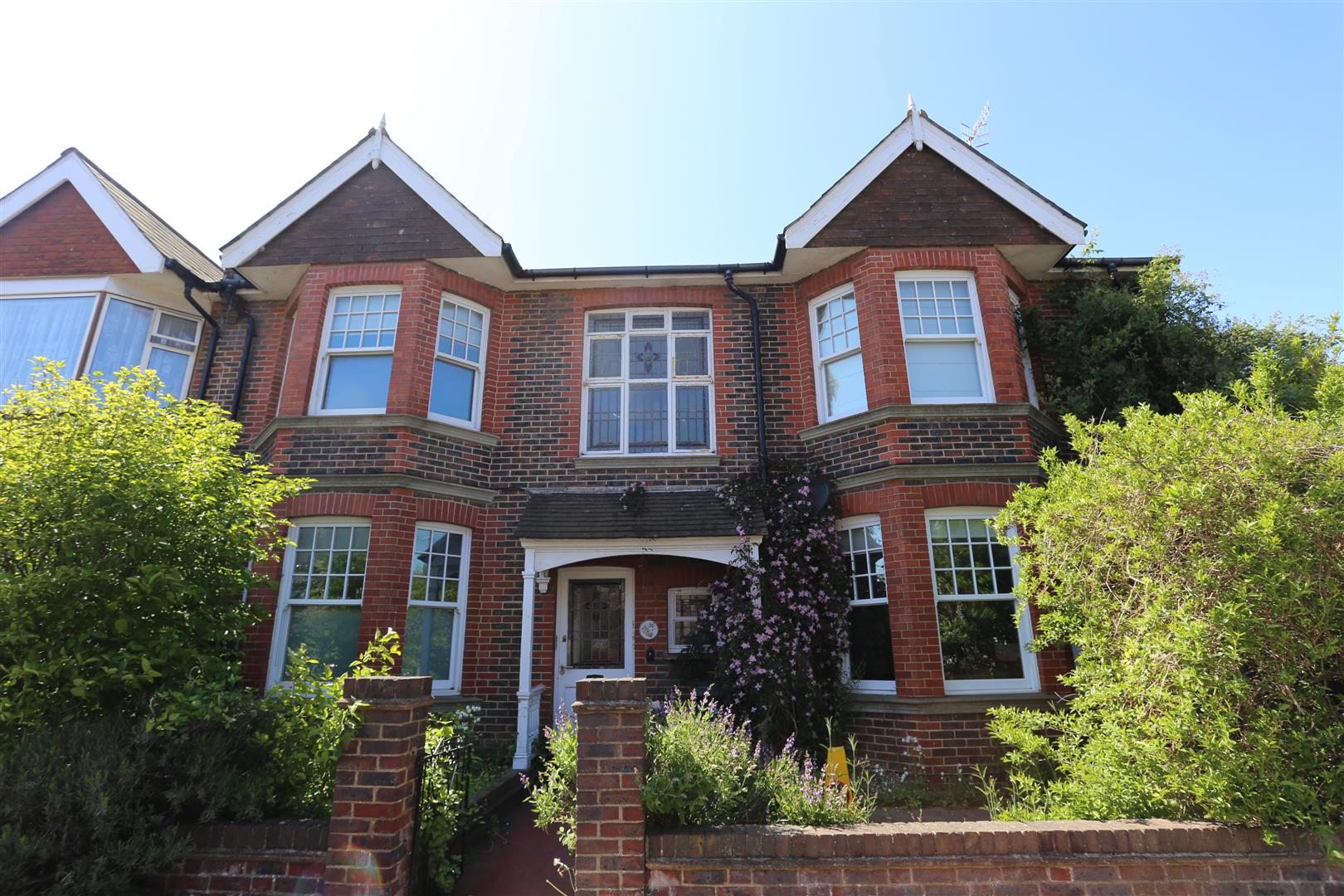 Flat Bedford Villas Dwellings Service Road in Eastbourne