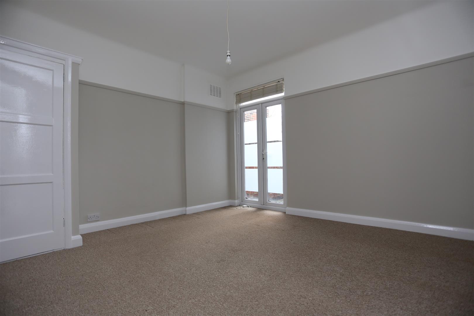 Flat Bedford Villas Dwellings Service Road in Eastbourne